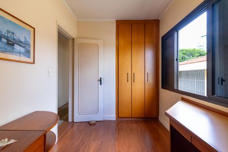 Casa à venda com 150m², 3 quartos e 2 vagas Casa à venda com 150m², 3 quartos e 2 vagasQuarto 3