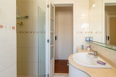 Casa à venda com 150m², 3 quartos e 2 vagas Casa à venda com 150m², 3 quartos e 2 vagasBanheiro da Suíte