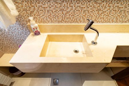 Casa à venda com 150m², 3 quartos e 2 vagas Casa à venda com 150m², 3 quartos e 2 vagasLavabo