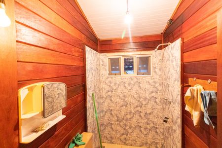 Casa à venda com 200m², 2 quartos e 2 vagas Casa à venda com 200m², 2 quartos e 2 vagasBanheiro Social