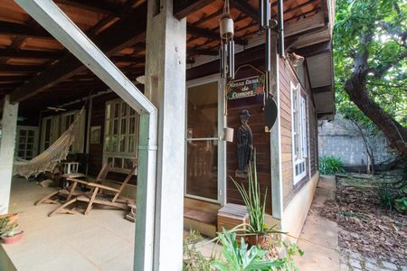 Casa à venda com 200m², 2 quartos e 2 vagas Casa à venda com 200m², 2 quartos e 2 vagasÁrea Externa Frente