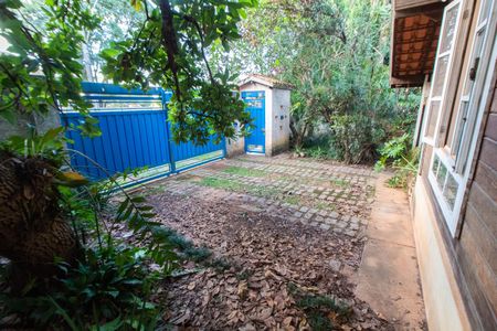 Casa à venda com 200m², 2 quartos e 2 vagas Casa à venda com 200m², 2 quartos e 2 vagasÁrea Externa Frente