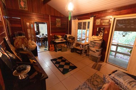 Casa à venda com 200m², 2 quartos e 2 vagas Casa à venda com 200m², 2 quartos e 2 vagasQuarto 1
