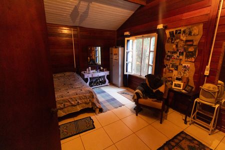 Casa à venda com 200m², 2 quartos e 2 vagas Casa à venda com 200m², 2 quartos e 2 vagasSuíte