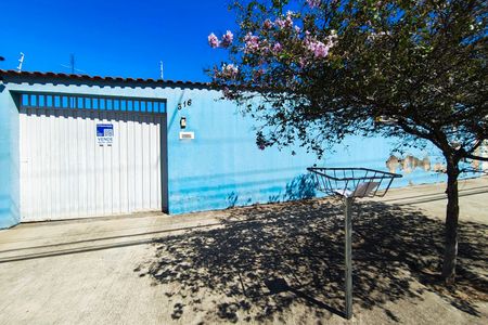 Casa à venda com 113m², 2 quartos e 5 vagasFachada