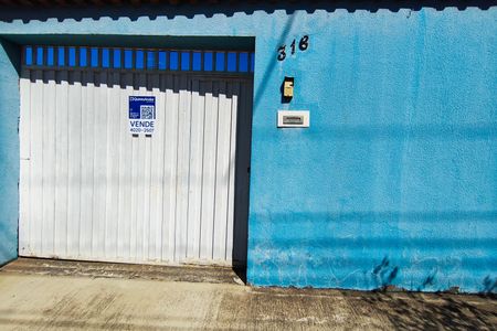 Casa à venda com 113m², 2 quartos e 5 vagasFachada