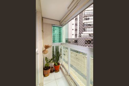 Apartamento à venda com 62m², 2 quartos e 1 vaga Apartamento à venda com 62m², 2 quartos e 1 vagaVaranda