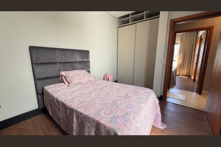 Casa à venda com 225m², 3 quartos e 2 vagasSuíte 2