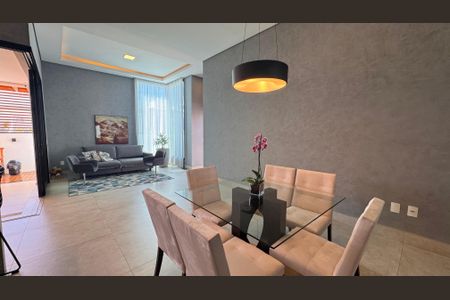 Casa à venda com 225m², 3 quartos e 2 vagasSala de Jantar