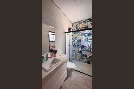 Casa à venda com 225m², 3 quartos e 2 vagasBanheiro da Suíte 2