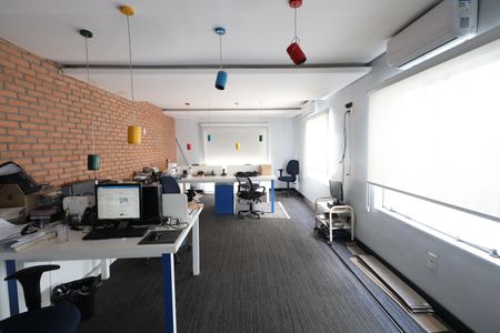 Casa à venda com 240m², 1 quarto e 2 vagasQuarto