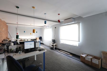 Casa à venda com 240m², 1 quarto e 2 vagasQuarto