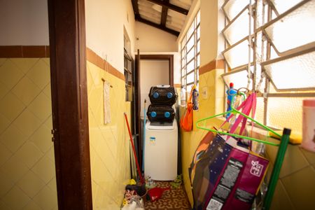 Casa à venda com 300m², 4 quartos e 2 vagas Casa à venda com 300m², 4 quartos e 2 vagasCasa 3 Área de Serviço