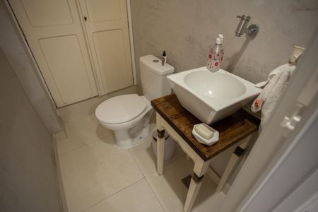 Casa à venda com 300m², 4 quartos e 2 vagas Casa à venda com 300m², 4 quartos e 2 vagasBanheiro - Casa 1