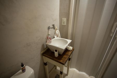 Casa à venda com 300m², 4 quartos e 2 vagas Casa à venda com 300m², 4 quartos e 2 vagasBanheiro - Casa 1