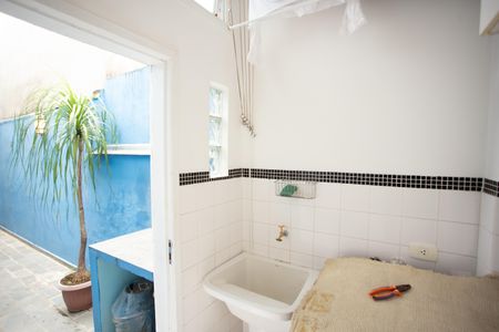 Casa à venda com 300m², 4 quartos e 2 vagas Casa à venda com 300m², 4 quartos e 2 vagasÁrea de Serviço - Casa 1