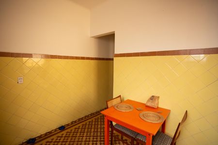 Casa à venda com 300m², 4 quartos e 2 vagas Casa à venda com 300m², 4 quartos e 2 vagasCasa 3 Cozinha