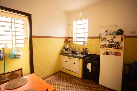 Casa à venda com 300m², 4 quartos e 2 vagas Casa à venda com 300m², 4 quartos e 2 vagasCasa 3 Cozinha