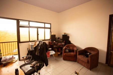 Casa à venda com 300m², 4 quartos e 2 vagas Casa à venda com 300m², 4 quartos e 2 vagasCasa 3 Sala