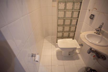 Casa à venda com 300m², 4 quartos e 2 vagas Casa à venda com 300m², 4 quartos e 2 vagasSuíte Banheiro - Casa 1