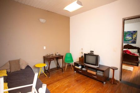 Casa à venda com 300m², 4 quartos e 2 vagas Casa à venda com 300m², 4 quartos e 2 vagasCasa 2 Sala