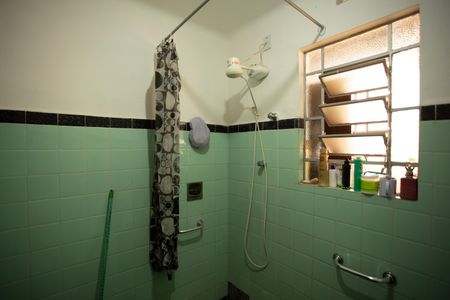 Casa à venda com 300m², 4 quartos e 2 vagas Casa à venda com 300m², 4 quartos e 2 vagasCasa 3 Banheiro