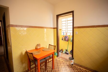 Casa à venda com 300m², 4 quartos e 2 vagas Casa à venda com 300m², 4 quartos e 2 vagasCasa 3 Cozinha