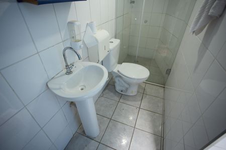 Casa à venda com 300m², 4 quartos e 2 vagas Casa à venda com 300m², 4 quartos e 2 vagasCasa 2  Banheiro