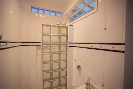 Casa à venda com 300m², 4 quartos e 2 vagas Casa à venda com 300m², 4 quartos e 2 vagasSuíte Banheiro - Casa 1