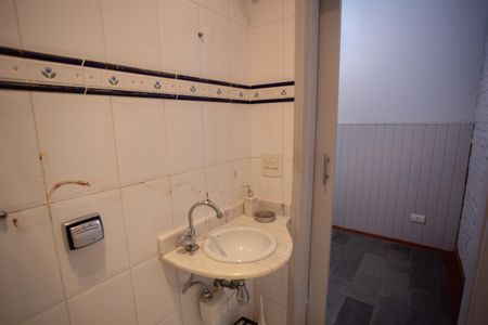 Casa à venda com 300m², 4 quartos e 2 vagas Casa à venda com 300m², 4 quartos e 2 vagasSuíte Banheiro - Casa 1