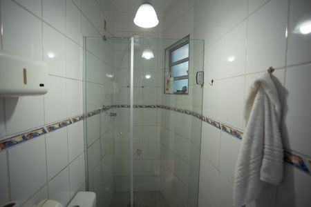 Casa à venda com 300m², 4 quartos e 2 vagas Casa à venda com 300m², 4 quartos e 2 vagasCasa 2  Banheiro