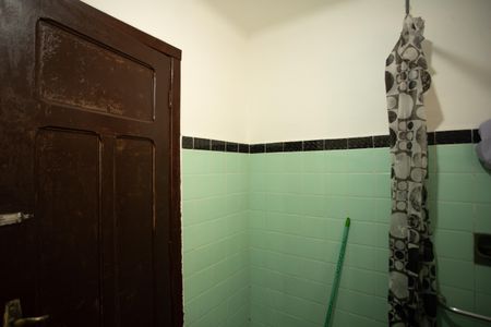 Casa à venda com 300m², 4 quartos e 2 vagas Casa à venda com 300m², 4 quartos e 2 vagasCasa 3 Banheiro