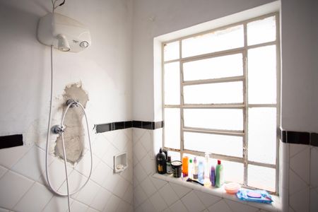 Casa à venda com 300m², 4 quartos e 2 vagas Casa à venda com 300m², 4 quartos e 2 vagasCasa 4 Banheiro