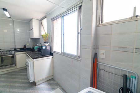 Apartamento à venda com 98m², 3 quartos e 1 vagaÁrea de Serviço