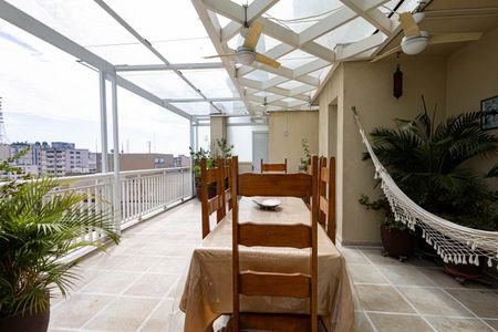 Apartamento à venda com 123m², 2 quartos e 3 vagas Apartamento à venda com 123m², 2 quartos e 3 vagasTerraço