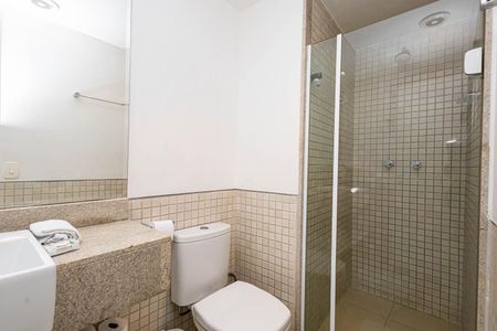 Apartamento à venda com 123m², 2 quartos e 3 vagas Apartamento à venda com 123m², 2 quartos e 3 vagasBanheiro da Suíte