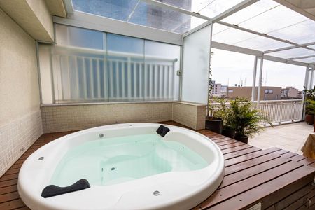 Apartamento à venda com 123m², 2 quartos e 3 vagas Apartamento à venda com 123m², 2 quartos e 3 vagasTerraço - Hidromassagem