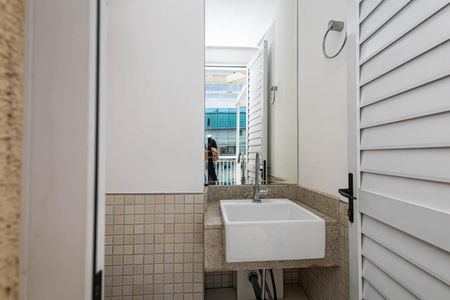 Apartamento à venda com 123m², 2 quartos e 3 vagas Apartamento à venda com 123m², 2 quartos e 3 vagasLavabo