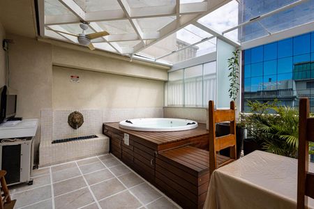 Apartamento à venda com 123m², 2 quartos e 3 vagas Apartamento à venda com 123m², 2 quartos e 3 vagasTerraço