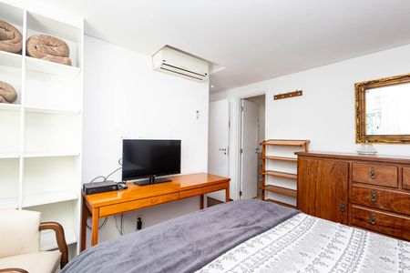 Apartamento à venda com 123m², 2 quartos e 3 vagas Apartamento à venda com 123m², 2 quartos e 3 vagasQuarto 1