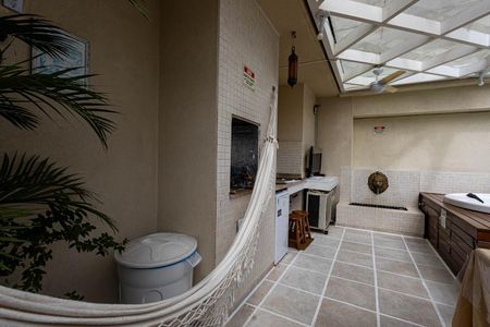 Apartamento à venda com 123m², 2 quartos e 3 vagas Apartamento à venda com 123m², 2 quartos e 3 vagasTerraço