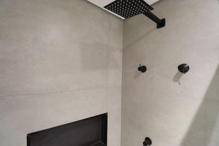 Apartamento à venda com 79m², 2 quartos e 2 vagasBanheiro da Suíte 1