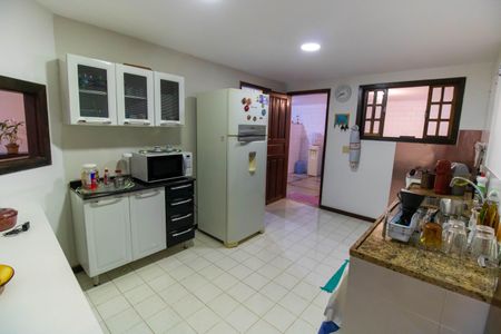 Casa à venda com 750m², 5 quartos e 4 vagas Casa à venda com 750m², 5 quartos e 4 vagasCozinha  (Casa 2)