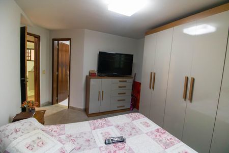 Casa à venda com 750m², 5 quartos e 4 vagas Casa à venda com 750m², 5 quartos e 4 vagasSuíte 2  (Casa 2)