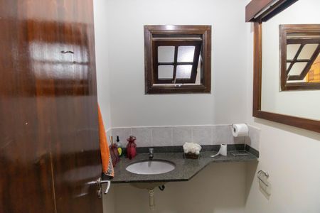 Casa à venda com 750m², 5 quartos e 4 vagas Casa à venda com 750m², 5 quartos e 4 vagasLavabo  (Casa 2)