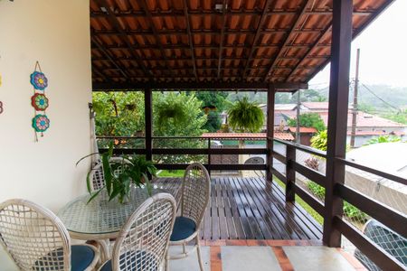 Casa à venda com 750m², 5 quartos e 4 vagas Casa à venda com 750m², 5 quartos e 4 vagasVaranda da Sala  (Casa 2)