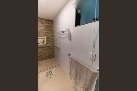 Casa à venda com 750m², 5 quartos e 4 vagas Casa à venda com 750m², 5 quartos e 4 vagasBanheiro da Suíte  (Casa 1)
