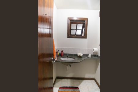 Casa à venda com 750m², 5 quartos e 4 vagas Casa à venda com 750m², 5 quartos e 4 vagasLavabo  (Casa 2)