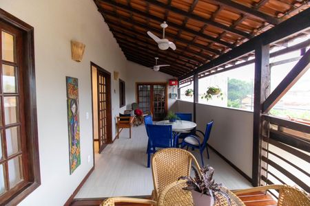 Casa à venda com 750m², 5 quartos e 4 vagas Casa à venda com 750m², 5 quartos e 4 vagasVaranda da Sala  (Casa 1)