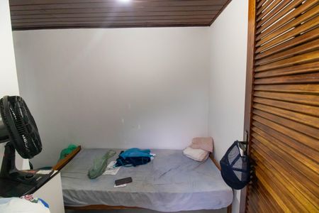 Casa à venda com 750m², 5 quartos e 4 vagas Casa à venda com 750m², 5 quartos e 4 vagasQuarto de Serviço  (Casa 1)